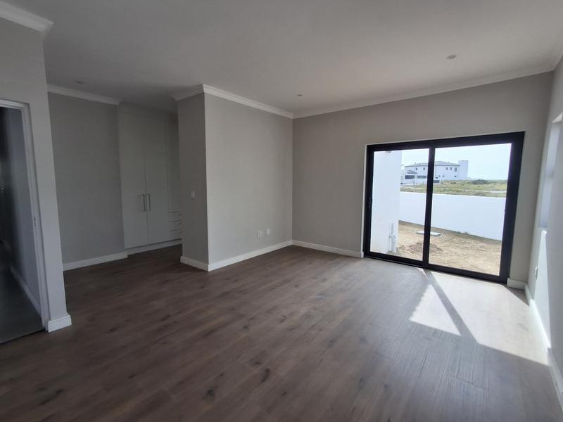 3 Bedroom Property for Sale in Sandy Point Western Cape